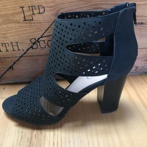 NWOB XOXO Black Cut Out Booties Size 9.5